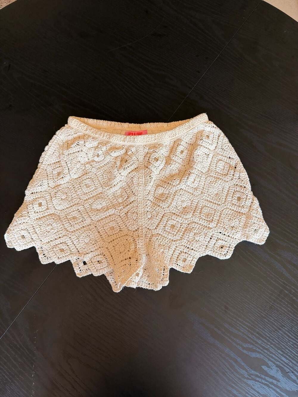Coco & Shay Women's Beige Crochet Knit Scalloped Shorts